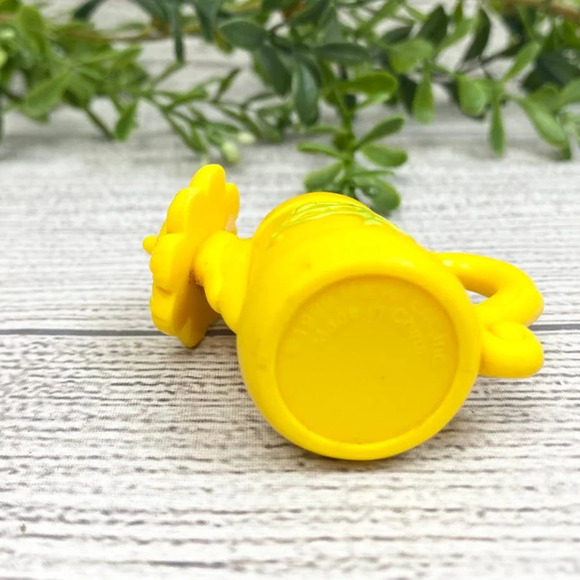 VNT Miniature Watering Can 1999 Marvel Ent. Inc. Toy Accessory - Picture 4 of 6